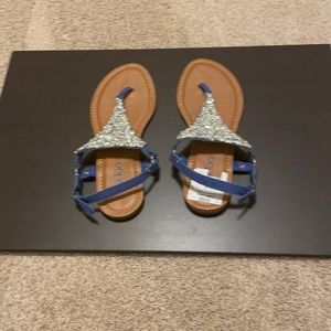 New  Me Too Silver side buckled summer sandals
